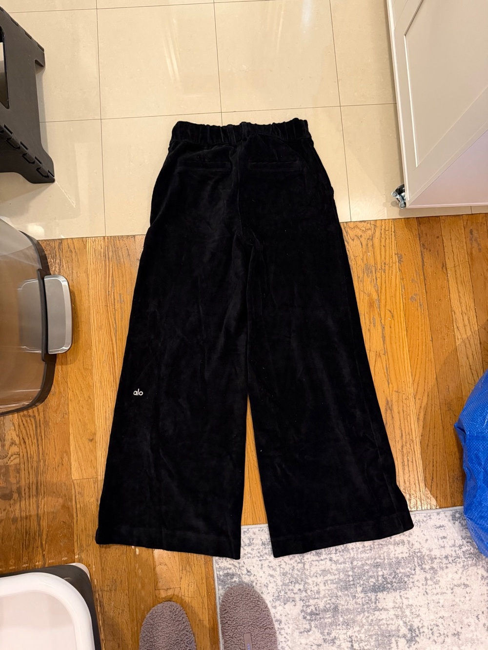 ALO Black Velour Wide-Leg Lounge Pants